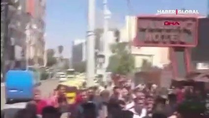 Pasaj karıştı! Birbirlerine tekme, tokat ve sopalarla saldırdılar