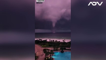 Impactante tromba marina causa pánico en costa de Florida