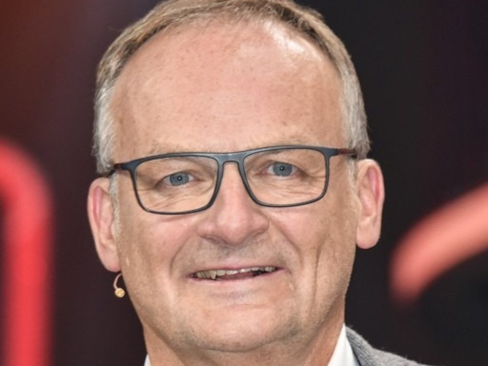 "hart aber fair": an ihn gibt frank plasberg das moderationsmikro ab