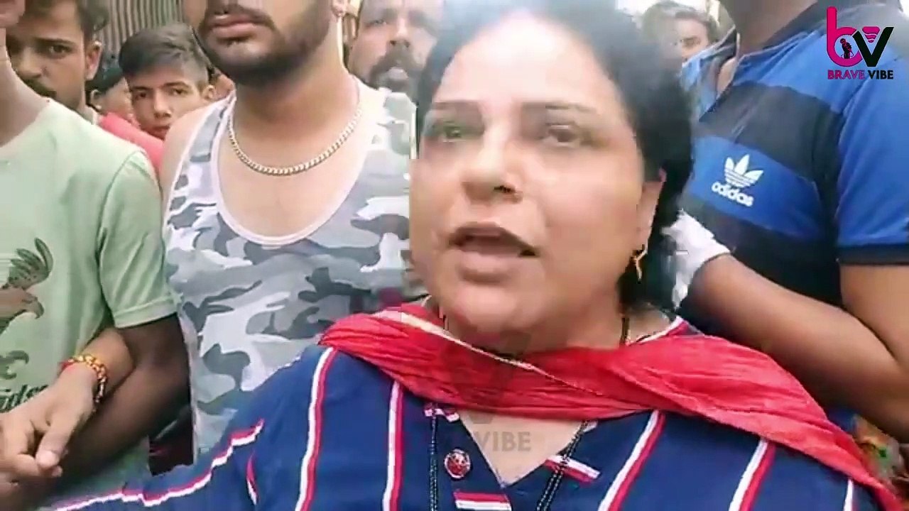 ਕੁੜੀ ਨੂੰ ਛੇੜਦਾ ਫੜਿਆ ਗਿਆ ਮੁੰਡਾ