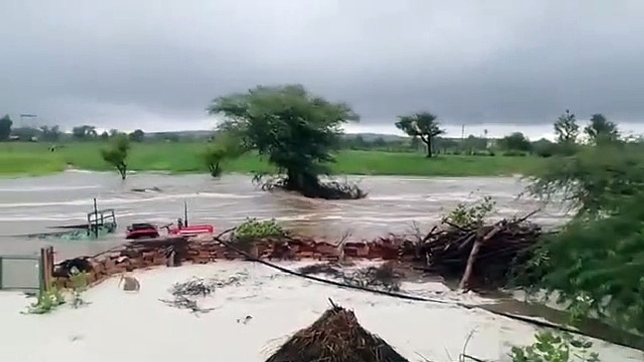 बाड़मेर में 42. 0 मिमी बरसा पानीकल जैसलमेर और ब...