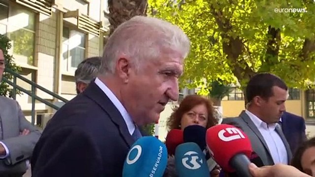 В Португалии и Испании борются с огнём