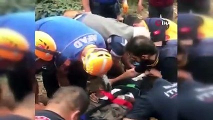 Kontrolden çıkan kamyon uçuruma yuvarlandı, yaralı şoförü AFAD kurtardı