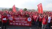 Büyükşehir Belediyesi işçileri ek zam talebiyle eylem yaptı