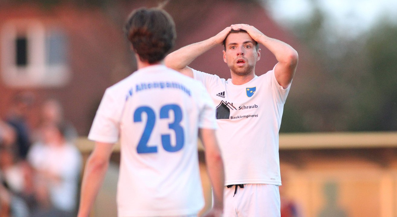 Hitziges Pokalderby: Neuengamme siegt im Elfmeterschießen in Altengamme