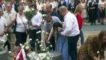 Claveles blancos en recuerdo de las víctimas de Las Ramblas cinco años después de los atentados