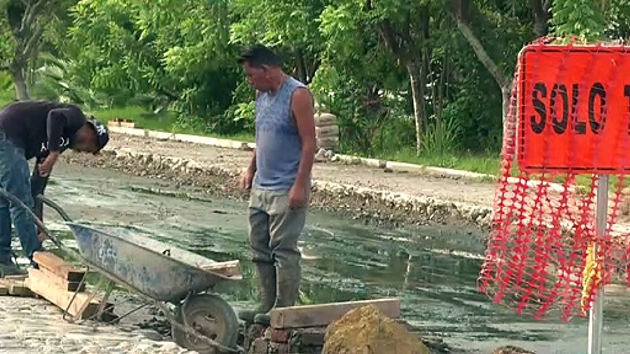 Denuncian vecinos retraso en obra de Av. Las Palmas | CPS Noticias Puerto Vallarta
