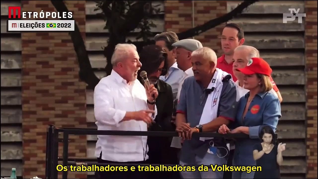 Lula reage a informação falsa e diz que Bolsona...