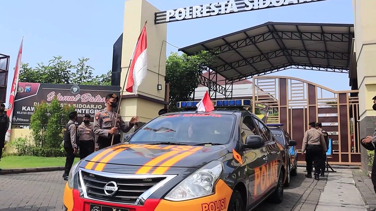 Detik Proklamasi Pengendara Depan Mako Polresta Sidoarjo Diberhentikan