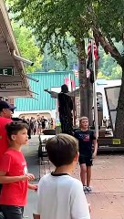 Bear Chased Out of Town by Pizza Restaurant Worker