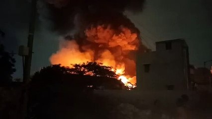 சென்னையில் வானகரத்தில் நள்ளிரவில் பற்றிய தீ