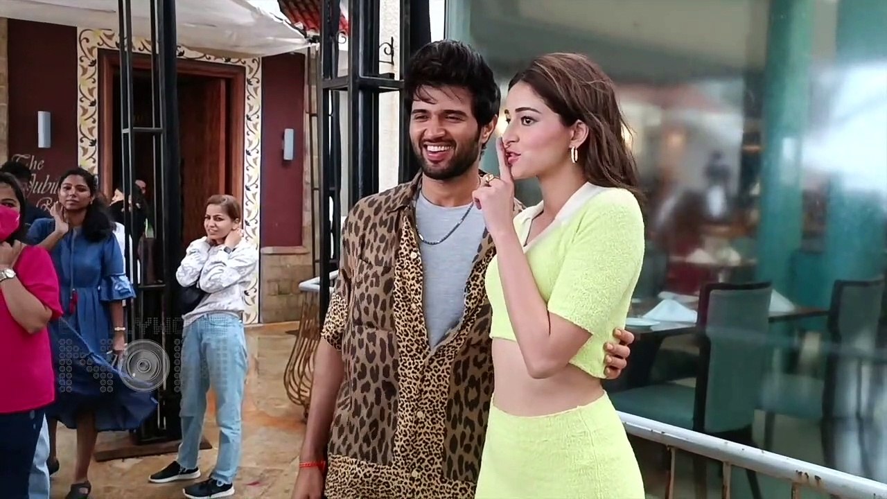 Vijay Deverakonda HILARIOUS Reply On Social Media Trolling, Says 'Pehele Uncle, Aunty Ab Ye..'