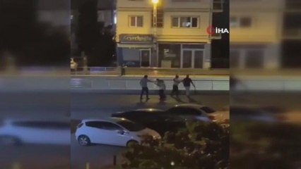 Ankara’da 2 grup arasındaki kavga kameralara yansıdı