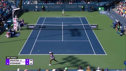 Cincinnati - Swiatek file en huitième