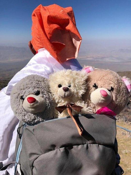 Ağrı gündem haberi | KIZLARININ AYICIKLARIYLA AĞRI DAĞI'NA ZİRVE TIRMANIŞI YAPTI