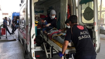 5 KATLI BİNANIN ÇATISINDAN DÜŞÜP, AĞIR YARALANDI