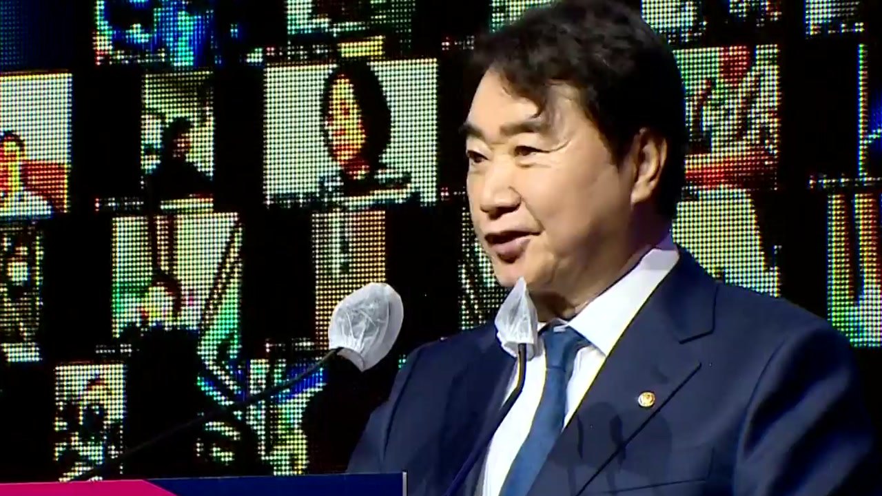 '여권 사퇴 압박' 이석현 민주평통 수석부의장 사의 표명 / YTN
