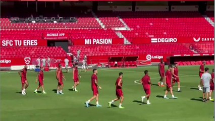 Primer entrenamiento de Nianzou Kouassi con el Sevilla FC