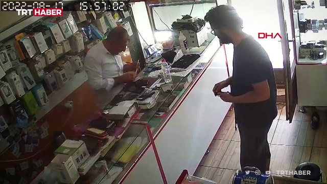 Telefon bataryasının patlama anı kameraya yansıdı