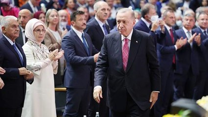 Kuruluş yıl dönümü etkinliğine katılanlara imzalı saat dağıtıldığı iddialarına AK Parti'den yanıt: Yalanınız batsın