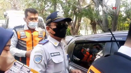Sengit! Debat Sopir Taksi Online dan Petugas Saat Razia Parkir Liar, Ngantuk dan Tolak Diderek
