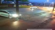 Câmera de segurança flagra o momento em que um veículo colide contra um poste no Bairro São Cristóvão