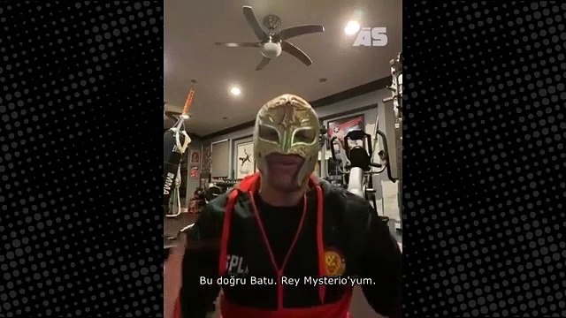 Rey Mysterio, Galatasaraylı olduğunu sosyal medya hesabından yayınladığı video ile duyurdu