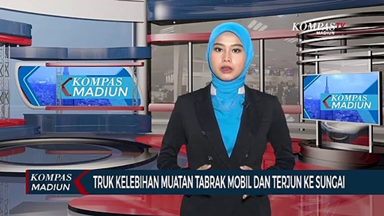 Truk Kelebihan Muatan Tabrak Mobil Dan Terjun Ke Sungai