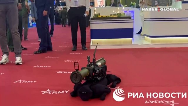 Rusya roketatar taşıyabilen M-81 isimli robot köpeğini tanıttı