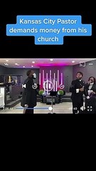 Pastor regaña a su congregación por no comprarle reloj de 60 mil pesos