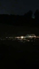 فيديو.. السيول تجرف مركبة بطريق صبيا - قوز الجعافرة ونجاة ركابها.. والأهالي: "أنجزوا الجسر"