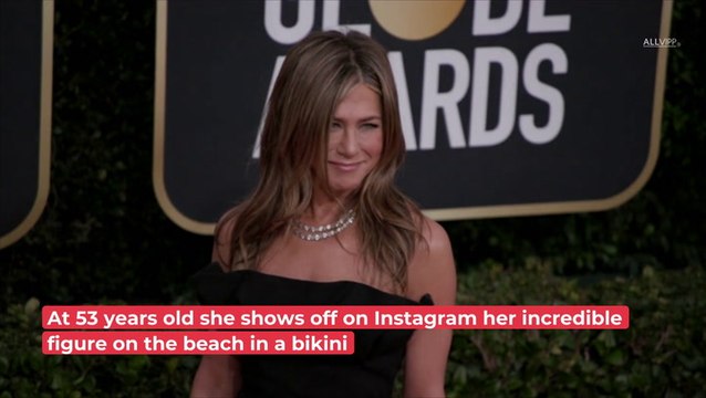 53 and Super Sexy: Jennifer Aniston Poses In A Bikini