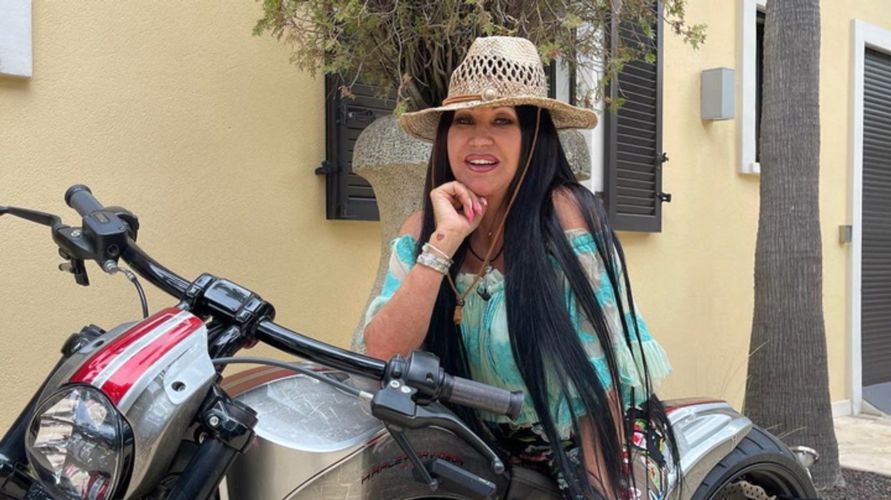 Wie bitte? Carmen Geiss zeigt sich als Schwarzhaarige