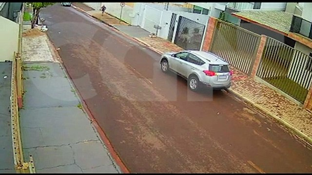 Impressionante: idosa quebra o braço após ser atacada por cães no Bairro Pioneiros Catarinenses