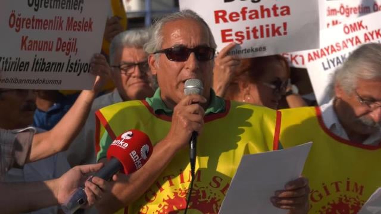 Eğitim Sen'den 81 İlde Ortak Çağrı: "Öğretmenlik Meslek Kanunu ve Yönetmeliği, Seminer, Sınav İptal Edilsin"
