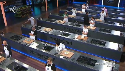 Masterchef Türkiye'de Mehmet Şef'in o hareketi tepki çekti! Tabakları...