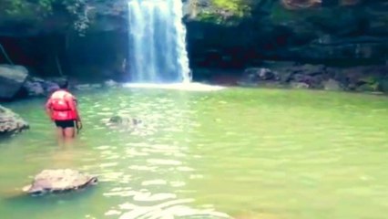 मौत की सेल्फी, झरने पर फोटो क्लिक करते समय युवती पानी में डूबी, पिकनिक मनाने गई थी सहेलियों के साथ