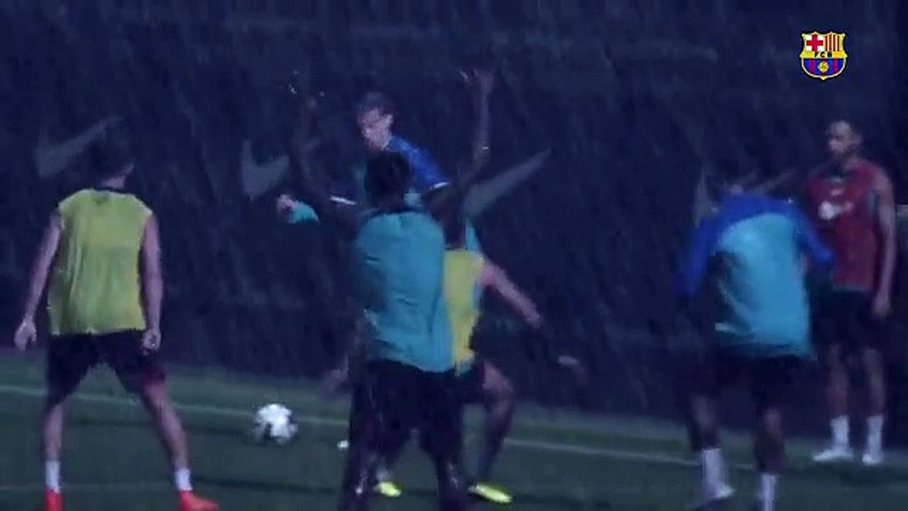 El Barça farda de los detalles técnicos de Frenkie de Jong en el entrenamiento / FCB