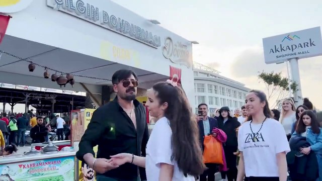 Çocuklar Bu Dansı Yapıyor çılgın dondurmacı