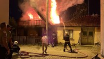 Bolu’da ahşap ev, alev alev yandı