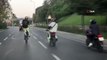 Şişli'de trafikte tek teker motosiklet şov kamerada