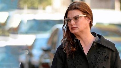 Estetik mağduru olan 57 yaşındaki model Linda Evangelista'nın yüzü bantlarla gerildi