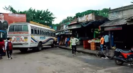 রাস্তা গিয়েছে হকারের দখলে, দুর্গাপুরে দুর্ভোগে পথচলতিরা | Oneindia Bengali
