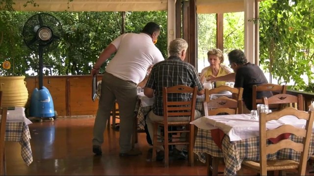 Λαμία: Σε αδιέξοδο η εστίαση - 20 καταστήματα έχουν βάλει λουκέτο