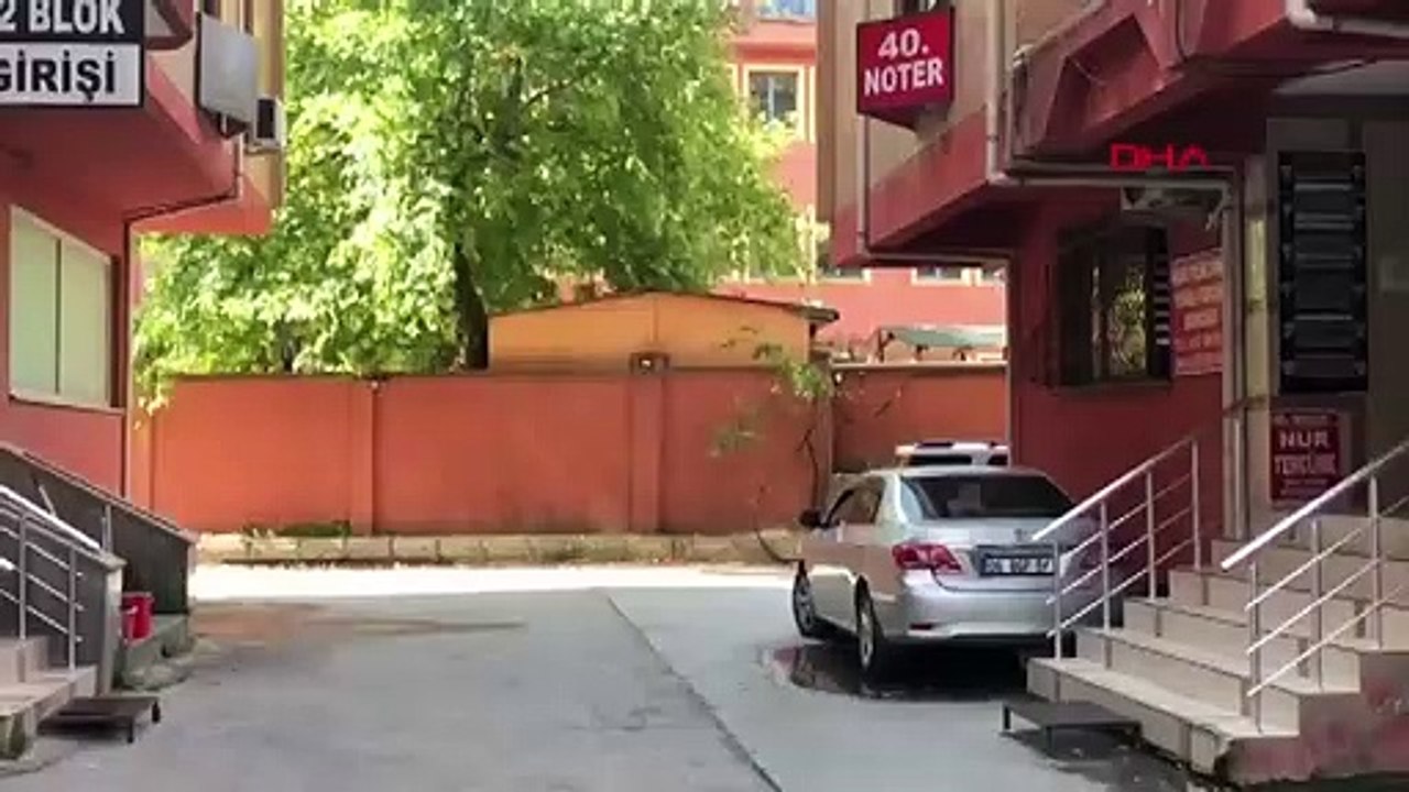 Bakırköy Adliyesi karşısındaki noter önünde bıç...