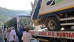 Son dakika haberi! Antalya'da otel servis midibüsü kamyon yüklü çekiciyle çarpıştı: 4'ü ağır 27 yaralı