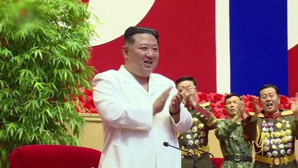 김정은, 코로나19 방역 투입됐던 군의관들 불러 격려 / YTN