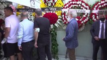 Galatasaray Başkanı Dursun Özbek'in vefat eden annesi Kezban Özbek defnedildi