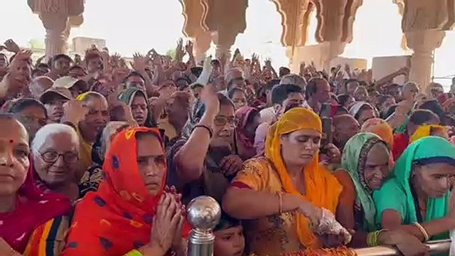 मथुरा से लाइव रिपोट...ब्रज में जन्मे कृष्ण-कन्हाई, हर गूंजी बधाई