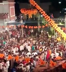 21 फीट ऊंचाई पर बंधी मटकी को फोडऩे में जुटी 5 टीमें